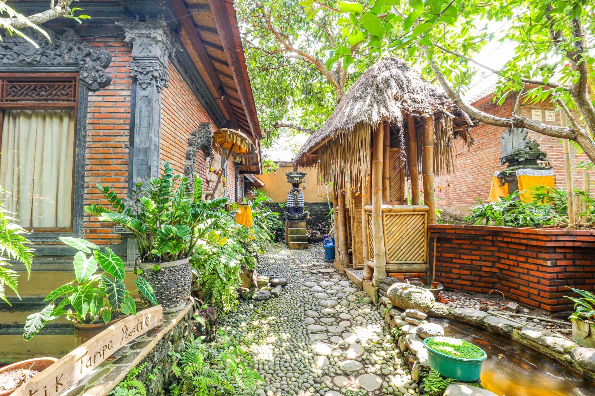 Omunity Bali Hotell Singaraja Eksteriør bilde